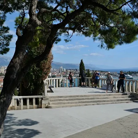 Artemia アパート